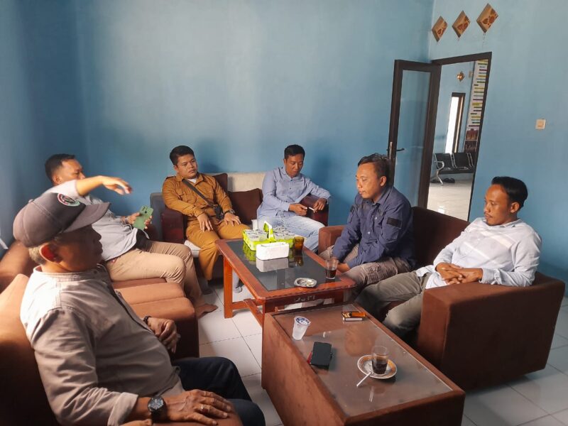 Rapat awal tahun Balai Desa Mekarasih Foto : [Riyani]