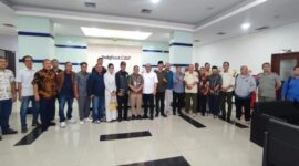 Legislator  I DPRD Mengunjungi Salah Satu Pabrik 